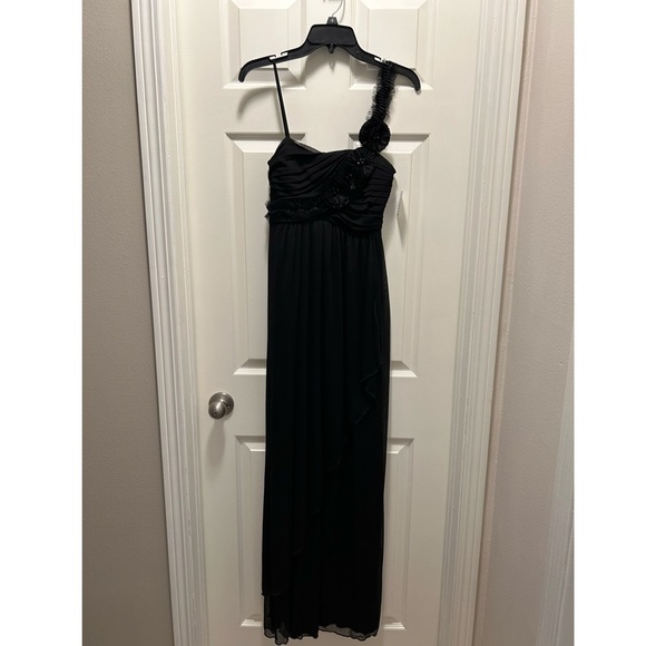 City Triangles One-Shoulder Long Formal Prom Dress, Black, Size 5 - Picture 1 of 4